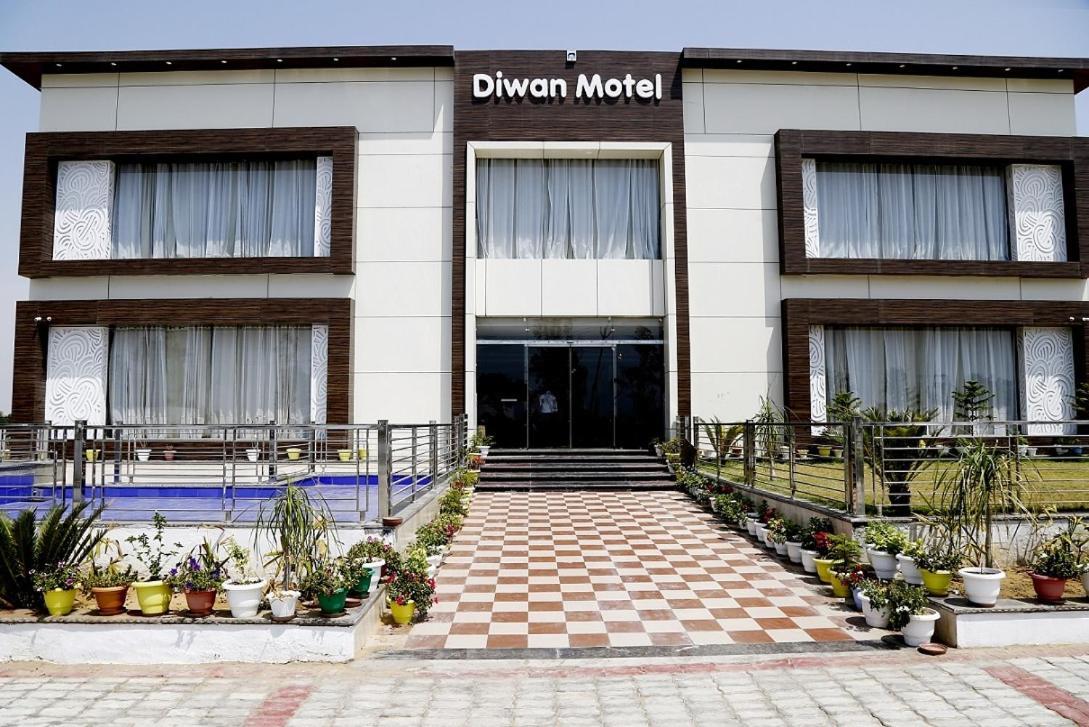 Diwan Hotel And Restaurant Surkhi Ngoại thất bức ảnh