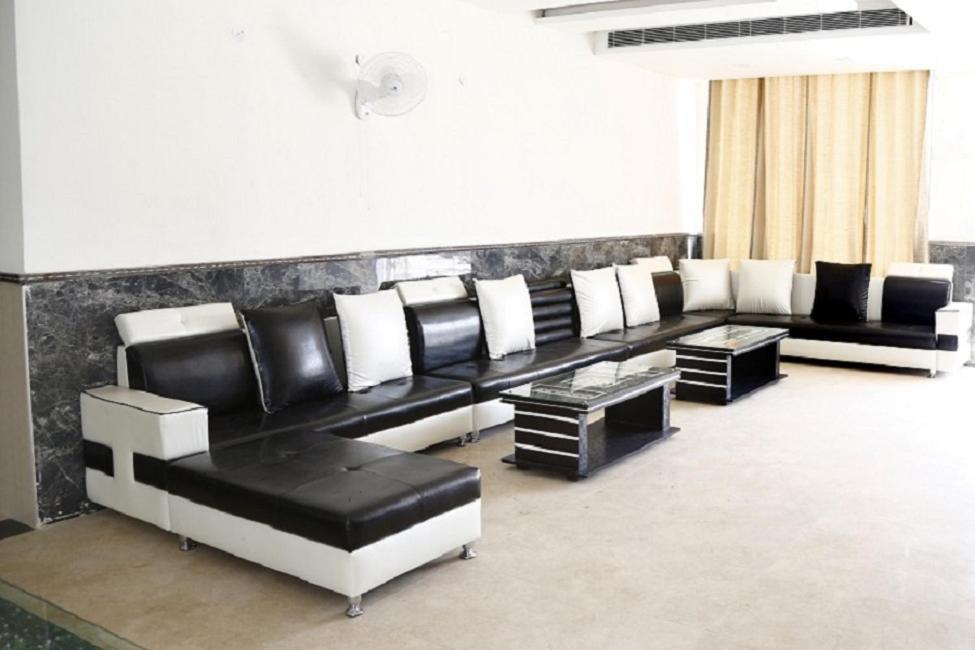Diwan Hotel And Restaurant Surkhi Ngoại thất bức ảnh