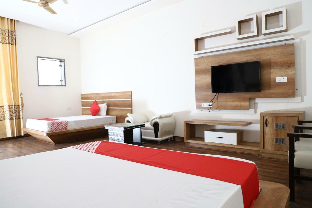 Diwan Hotel And Restaurant Surkhi Ngoại thất bức ảnh