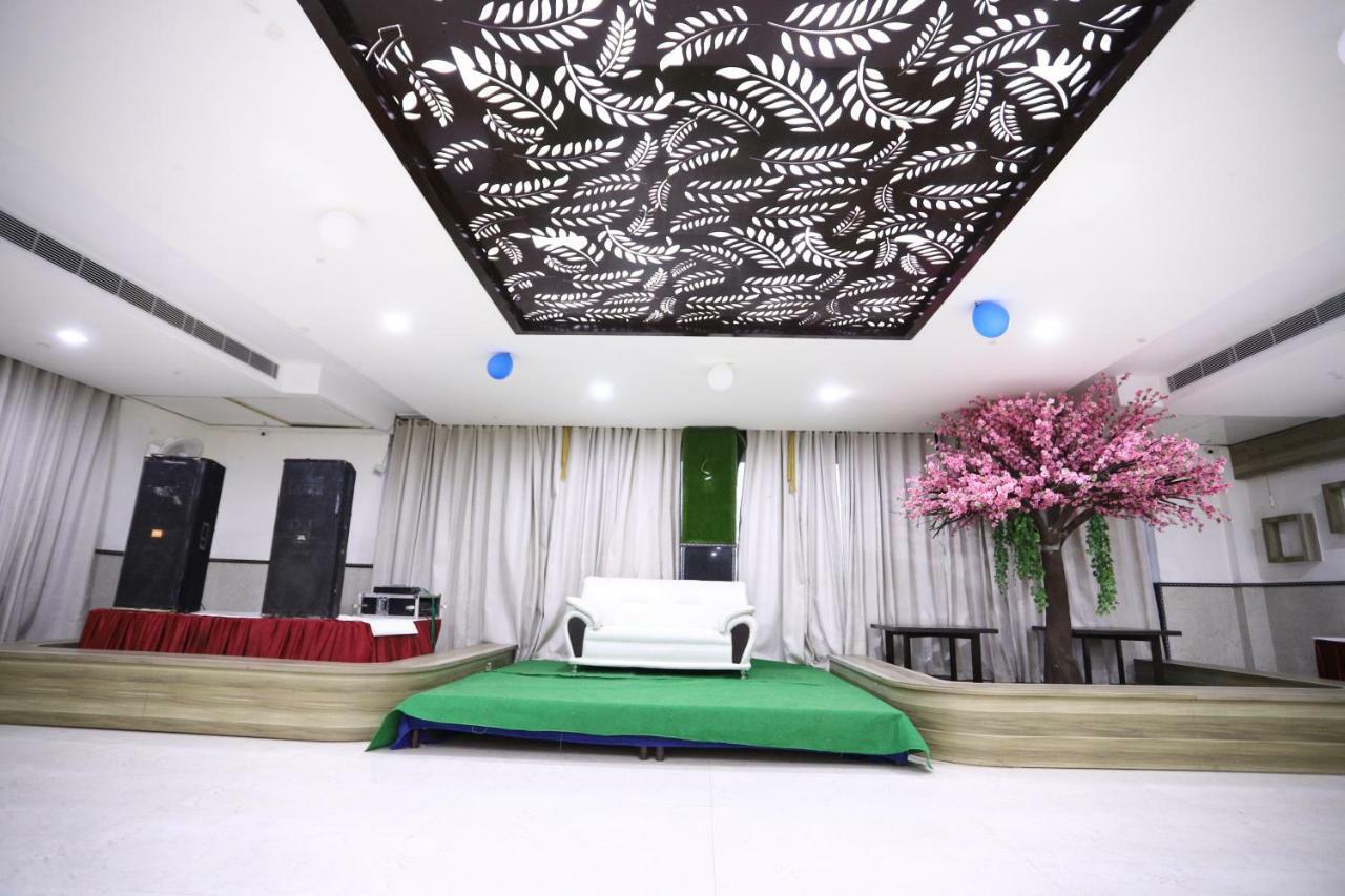 Diwan Hotel And Restaurant Surkhi Ngoại thất bức ảnh