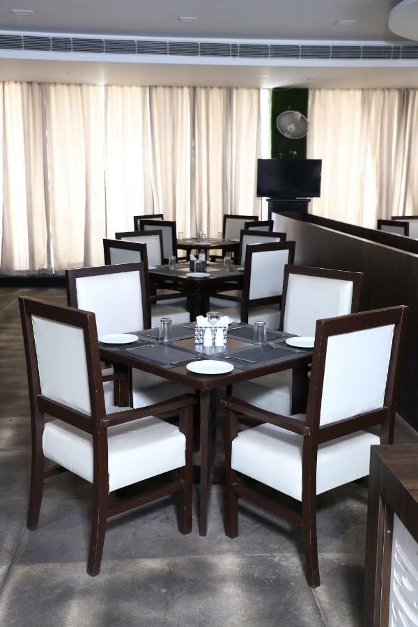 Diwan Hotel And Restaurant Surkhi Ngoại thất bức ảnh