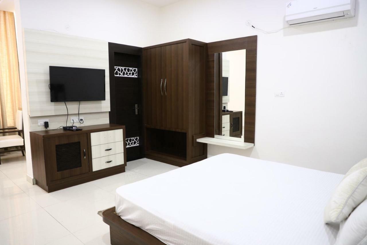 Diwan Hotel And Restaurant Surkhi Ngoại thất bức ảnh