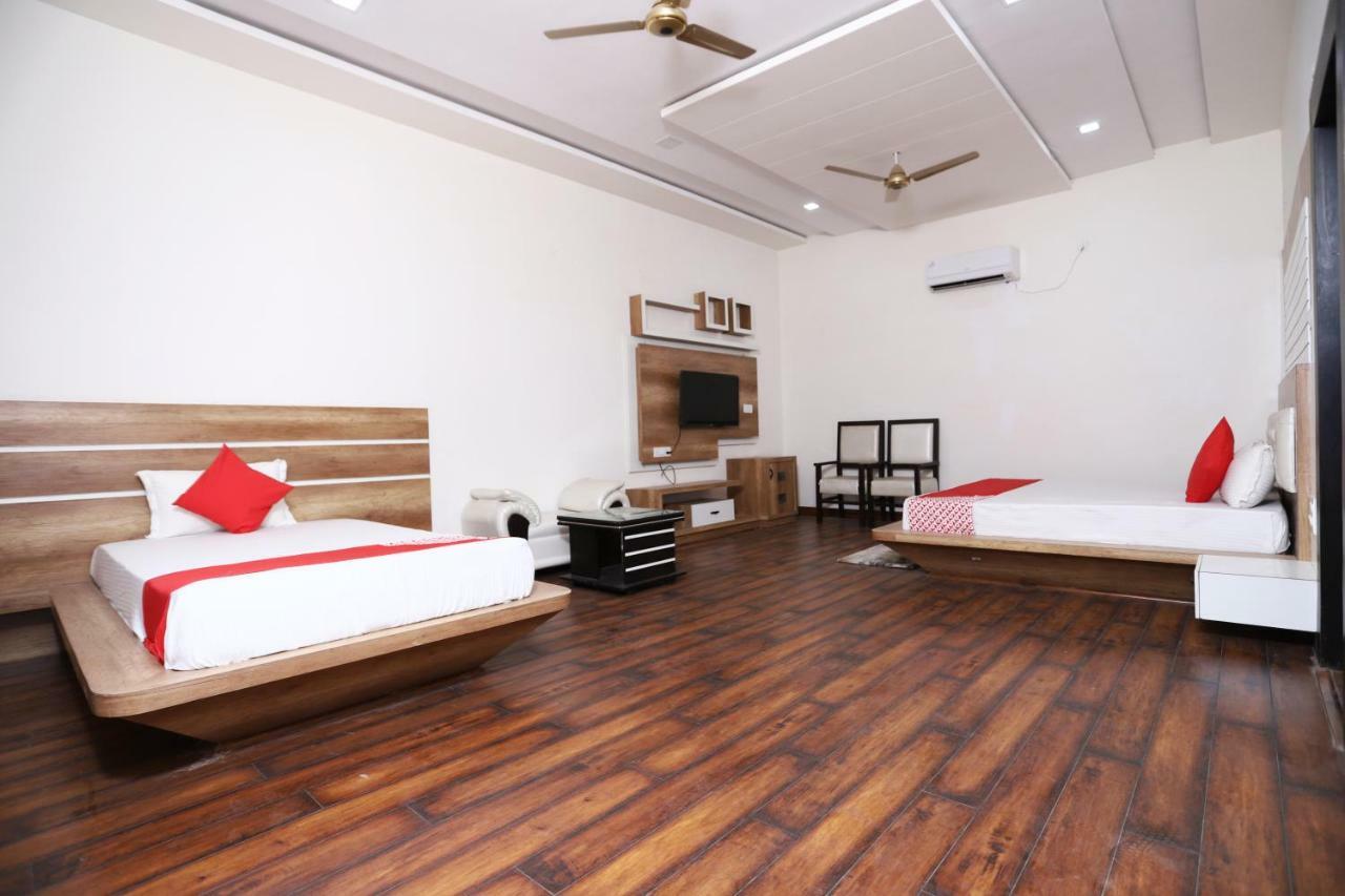 Diwan Hotel And Restaurant Surkhi Ngoại thất bức ảnh