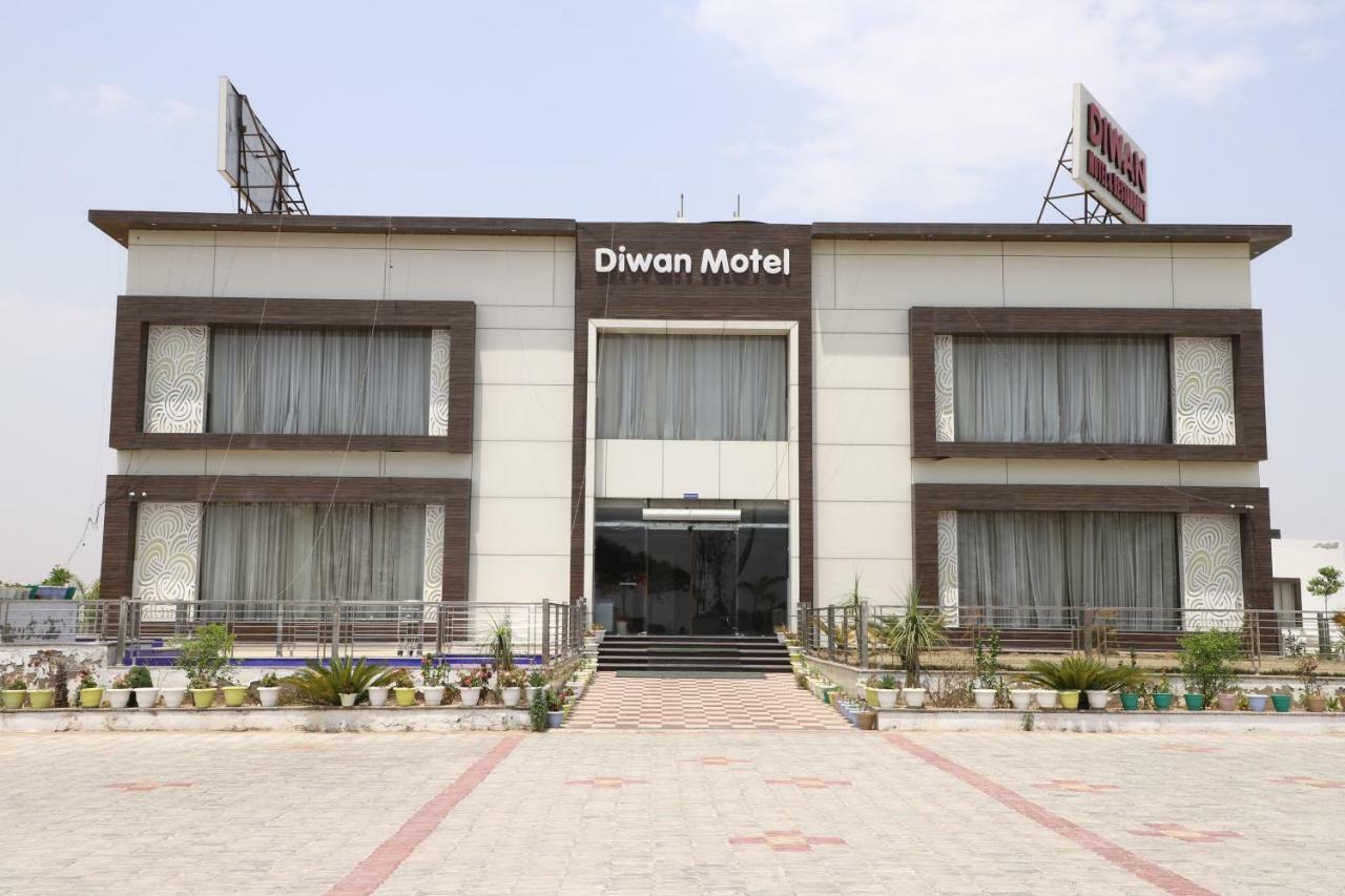 Diwan Hotel And Restaurant Surkhi Ngoại thất bức ảnh