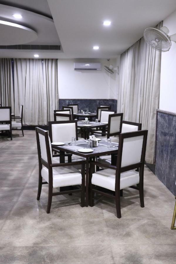 Diwan Hotel And Restaurant Surkhi Ngoại thất bức ảnh