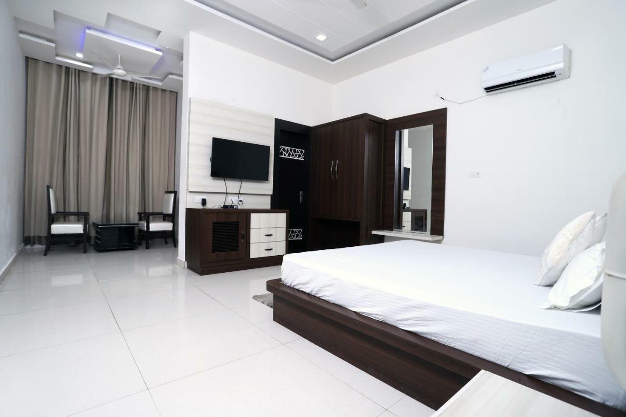 Diwan Hotel And Restaurant Surkhi Ngoại thất bức ảnh