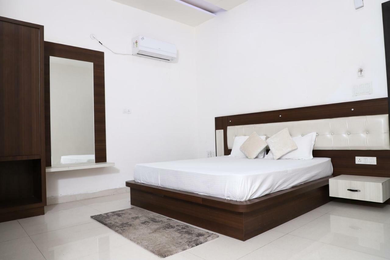 Diwan Hotel And Restaurant Surkhi Ngoại thất bức ảnh