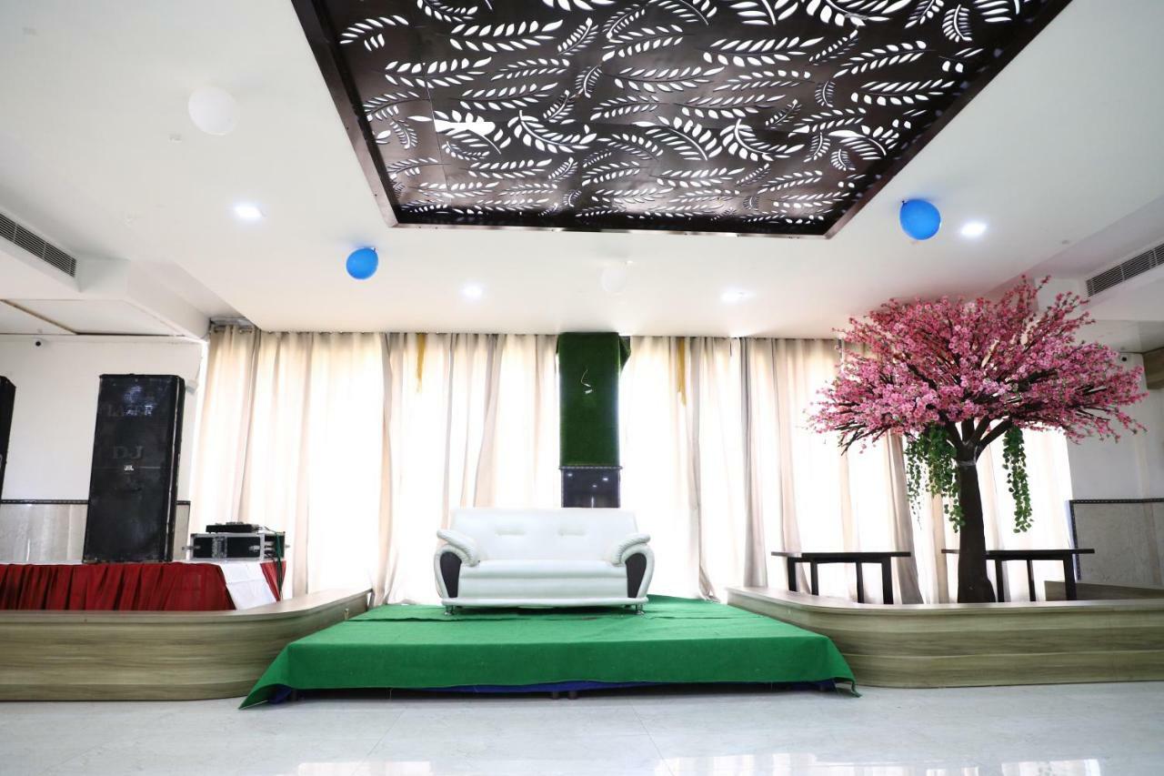 Diwan Hotel And Restaurant Surkhi Ngoại thất bức ảnh